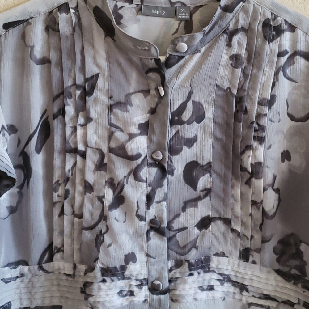 Top - Picture 2 of 5